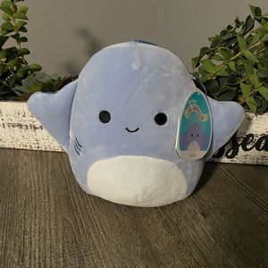BNWT - NEW Aziza STINGRAY Squishmallow